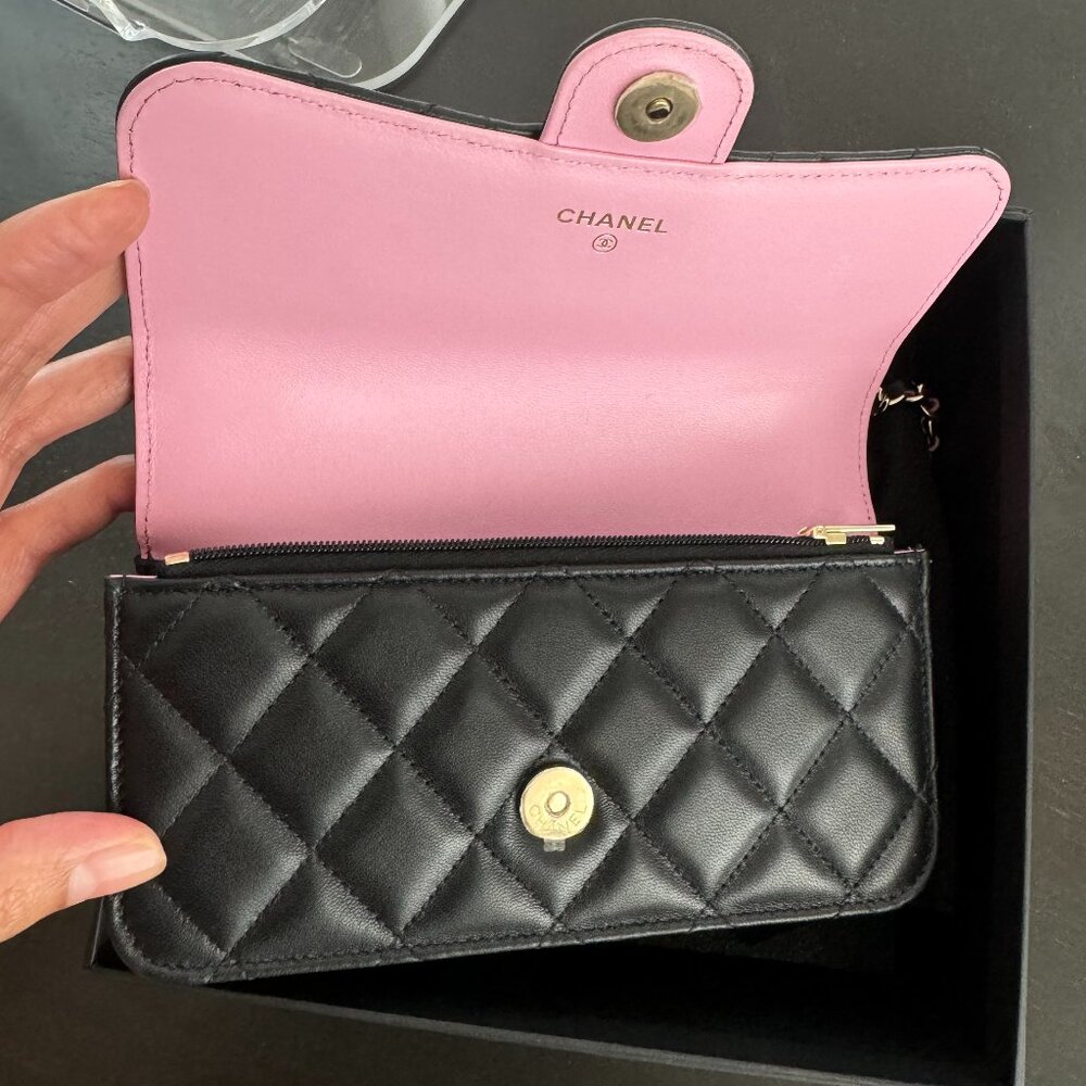 Chanel Clutch with Chain - Picture 7 of 9